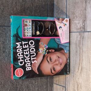NEW Girl's Klutz Charm Bracelet Studio